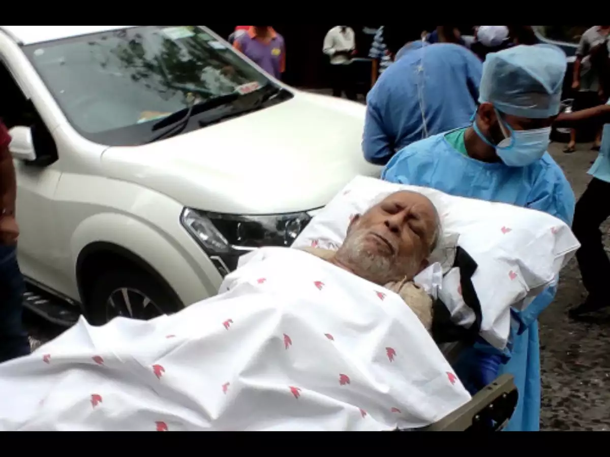 Buddhadeb Bhattacharya,Kolkata,Mango,Woodland Hospital