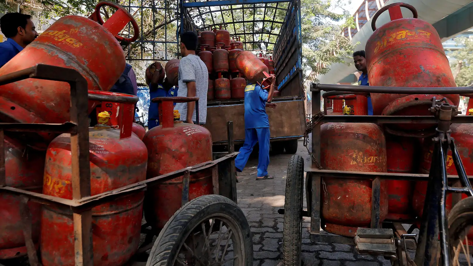 Central Government,Ujjwala Yojana,Cooking Gas,Price
