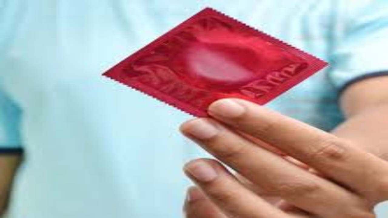 Condom Gully in Kolkata,Condom,Kolkata,Moti Sil Street,Family Planning Store