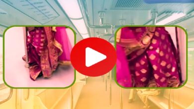 Kolkata Metro,Little Girl,Ma Durga,Viral Video