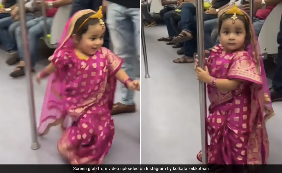 Kolkata Metro,Little Girl,Ma Durga,Viral Video