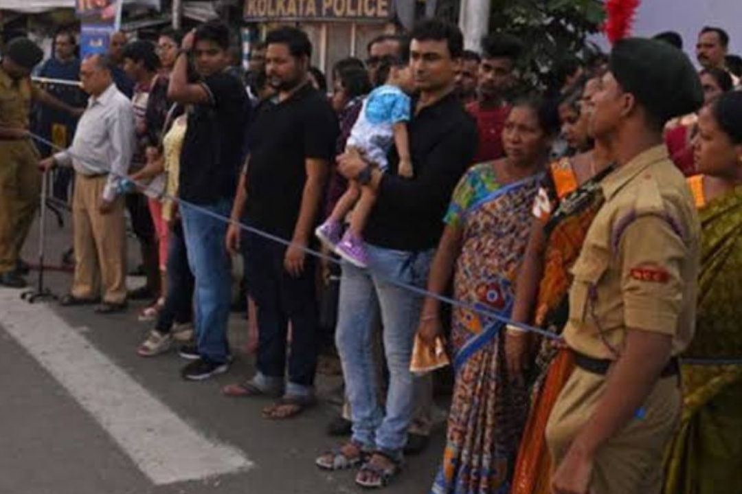 Durga Puja,Puja 2023,Pandle visit,Wb Police