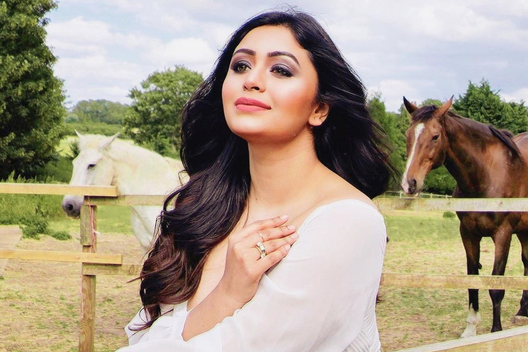 Tollywood,Bengali Actress,Ritabhari Chakraborty,Social Media,Latest News