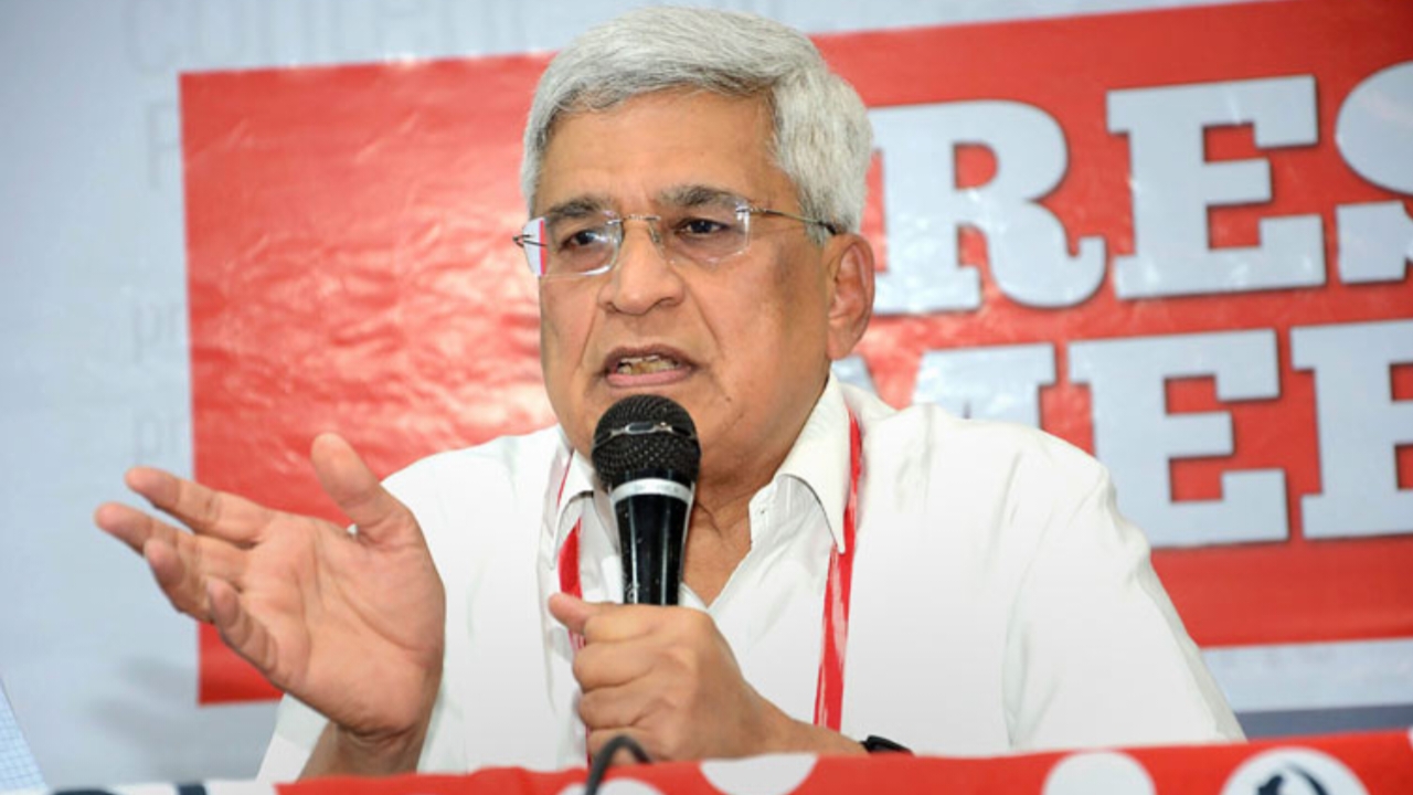 India,Sitaram Yechury,Prakash Karat,CPM,Pramod Dasgupta Bhavan Theatre.