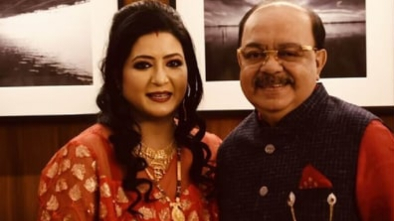 Sovhan Chatterjee,Baisakhi Banerjee,Manojit,Social Media