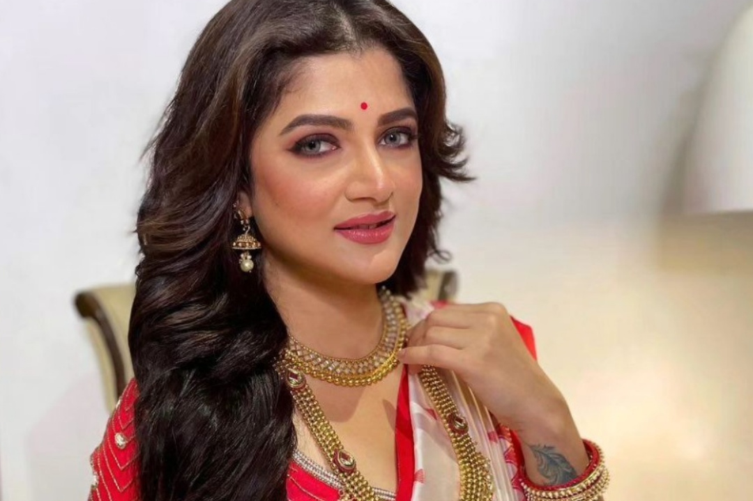 Tollywood,Entertainment,Bengali Movie,Upcoming Movie,Srabanti Chatterjee,Social media,Viral