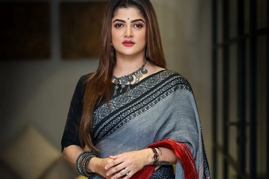 Tollywood,Entertainment,Bengali Movie,Upcoming Movie,Srabanti Chatterjee,Social media,Viral